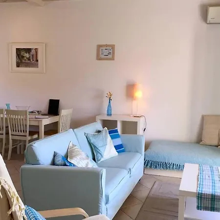 Sunflower Walk To The Beach Villa